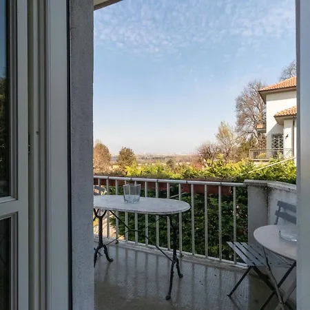 Guesthost - Charming With Parking! * Turin