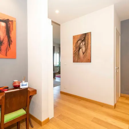 Guesthost - Charming With Parking!