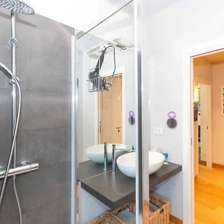 Guesthost - Charming With Parking! Daire *