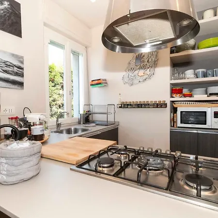 Guesthost - Charming With Parking! Appartement *