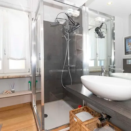 Guesthost - Charming With Parking! Torino