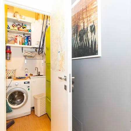 Guesthost - Charming With Parking! Turin