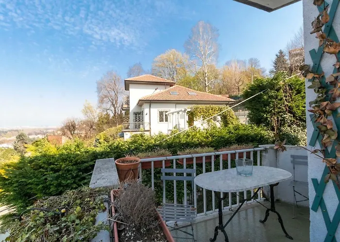 Guesthost - Charming With Parking! * Turín