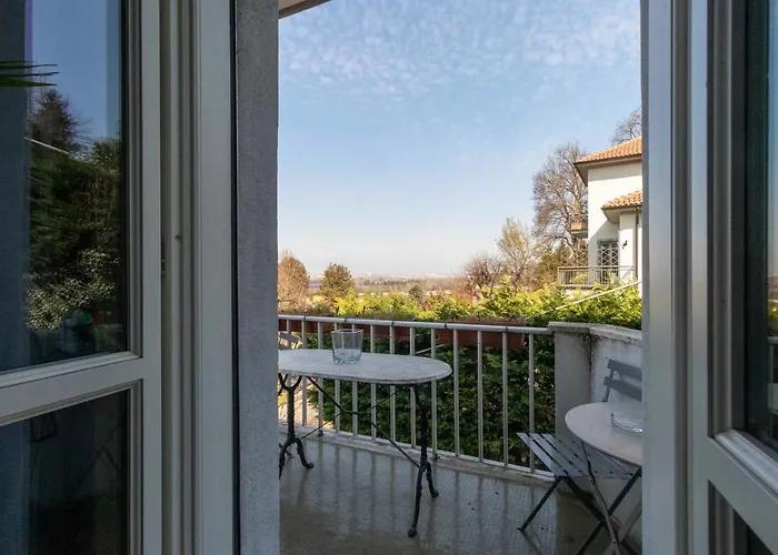 Guesthost - Charming With Parking! * Torino