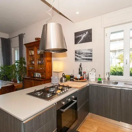 Apartment Charming With Parking!