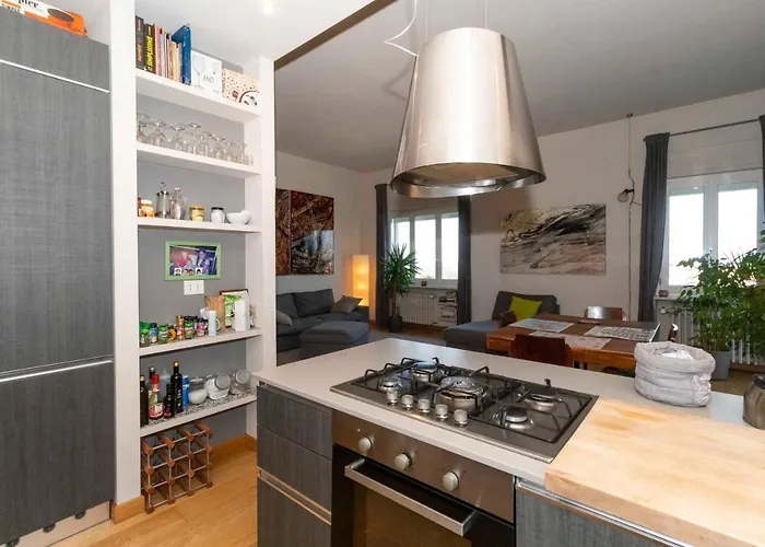 Guesthost - Charming With Parking! * Turin