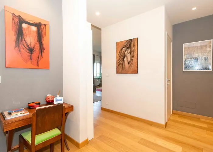 Guesthost - Charming With Parking!