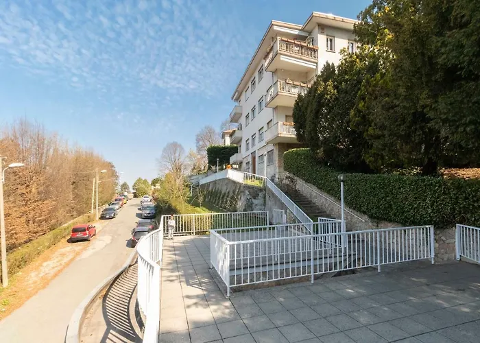 Guesthost - Charming With Parking! * Turin
