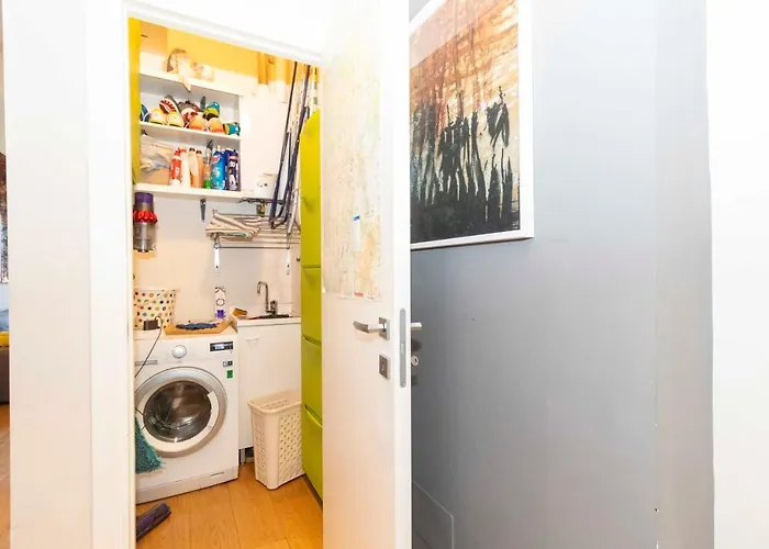 Guesthost - Charming With Parking! Turin